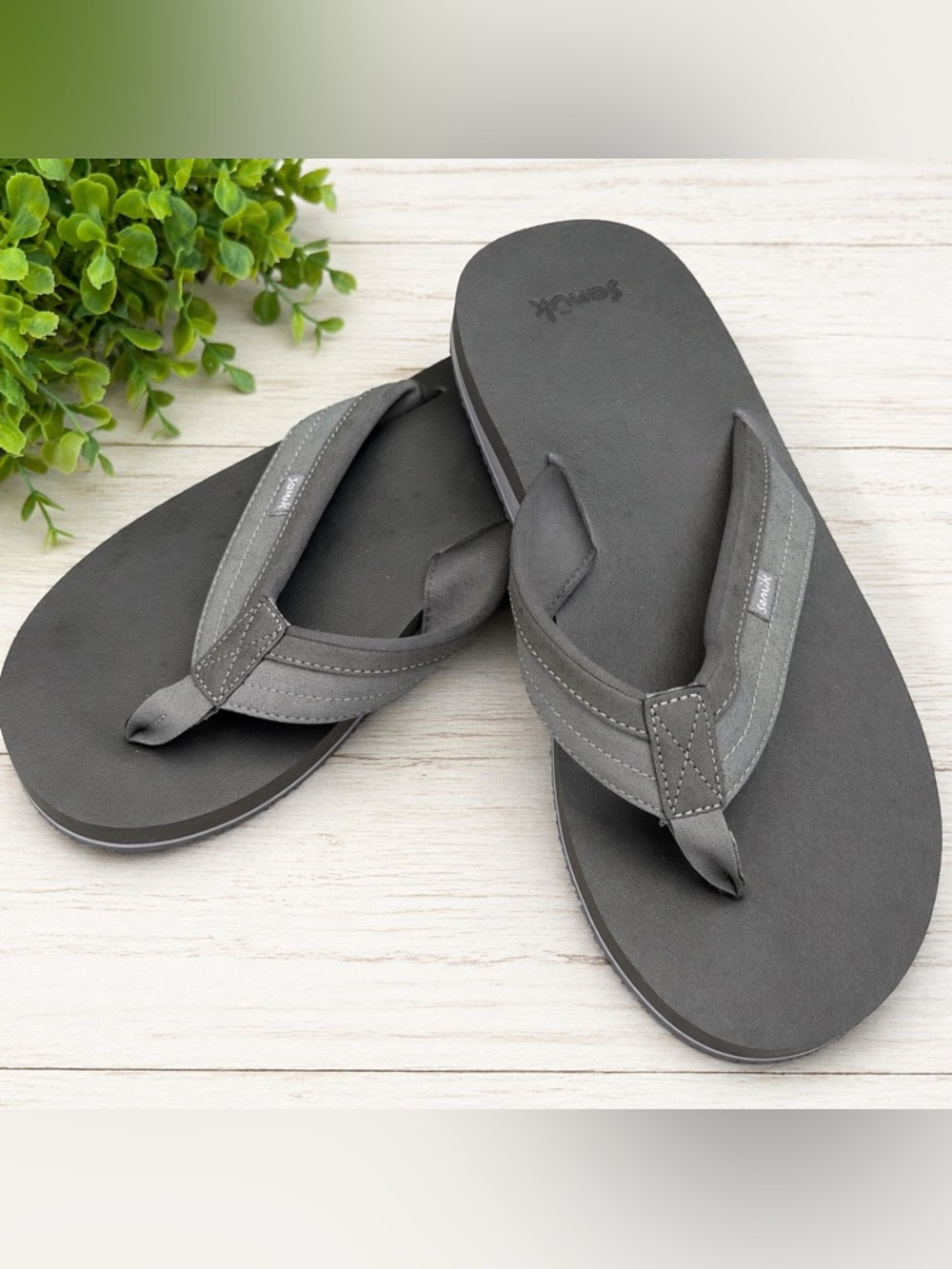 Sanuk Gray Flip Flops Men’s Size 13 Comfort Casual Sandals